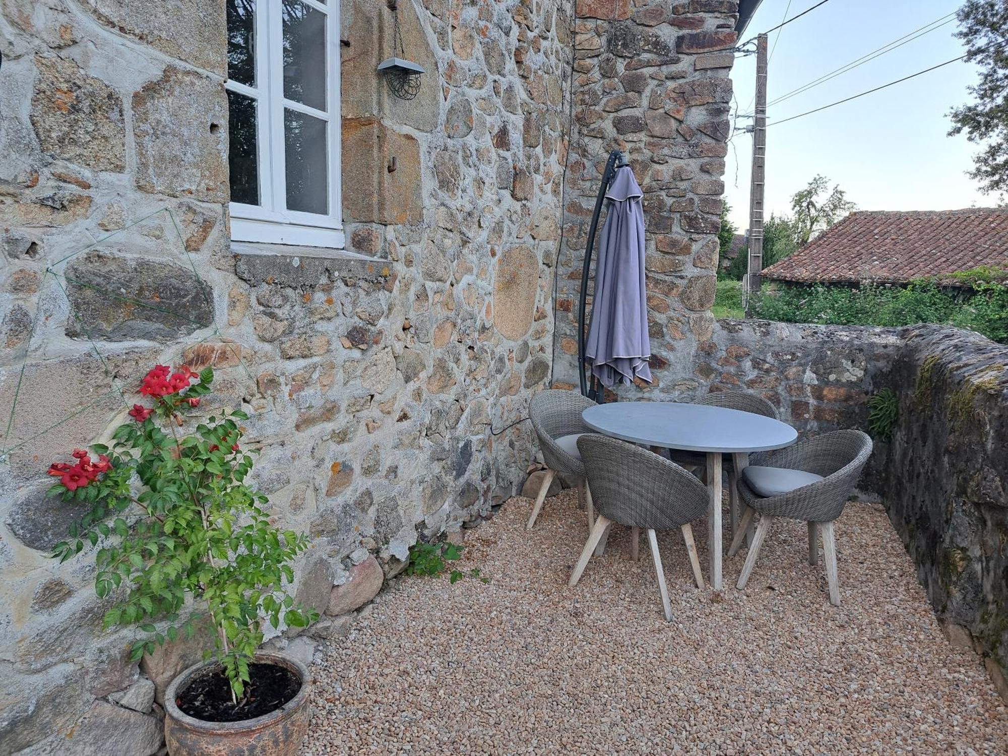 Lavallade12 Chambers D'Hotes Roussines Bagian luar foto